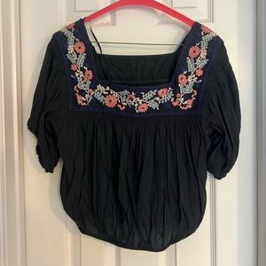 American Eagle Outfitters
Peasant style blouse